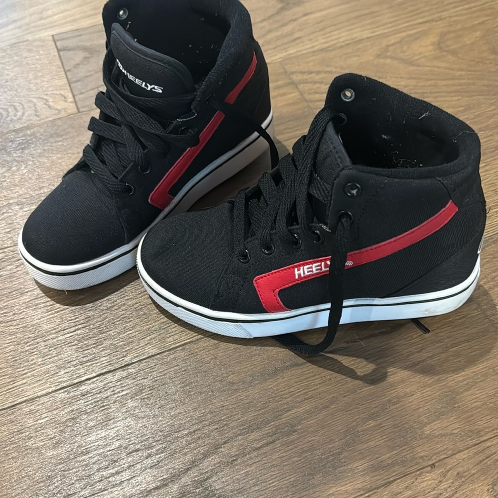 Heelys size youth 2 black and red